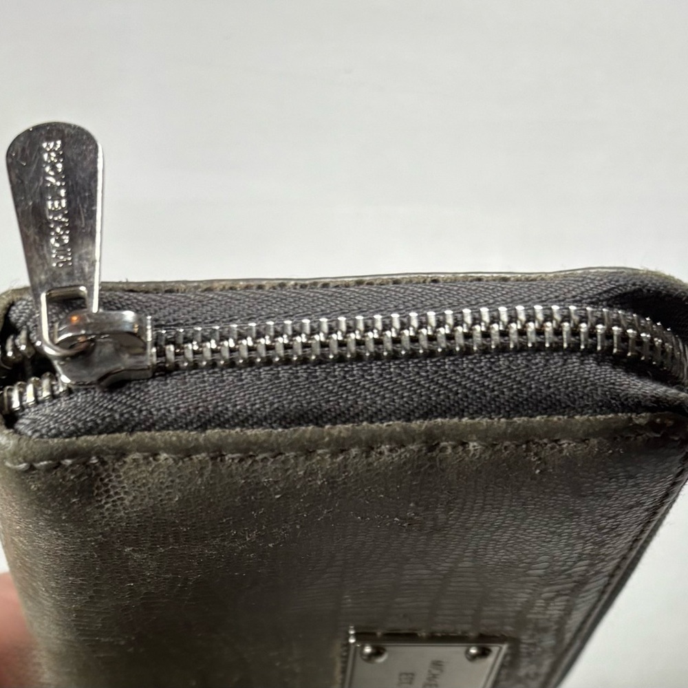 Michael Kors Lizard-Embossed Leather Wallet - Picture 5 of 6